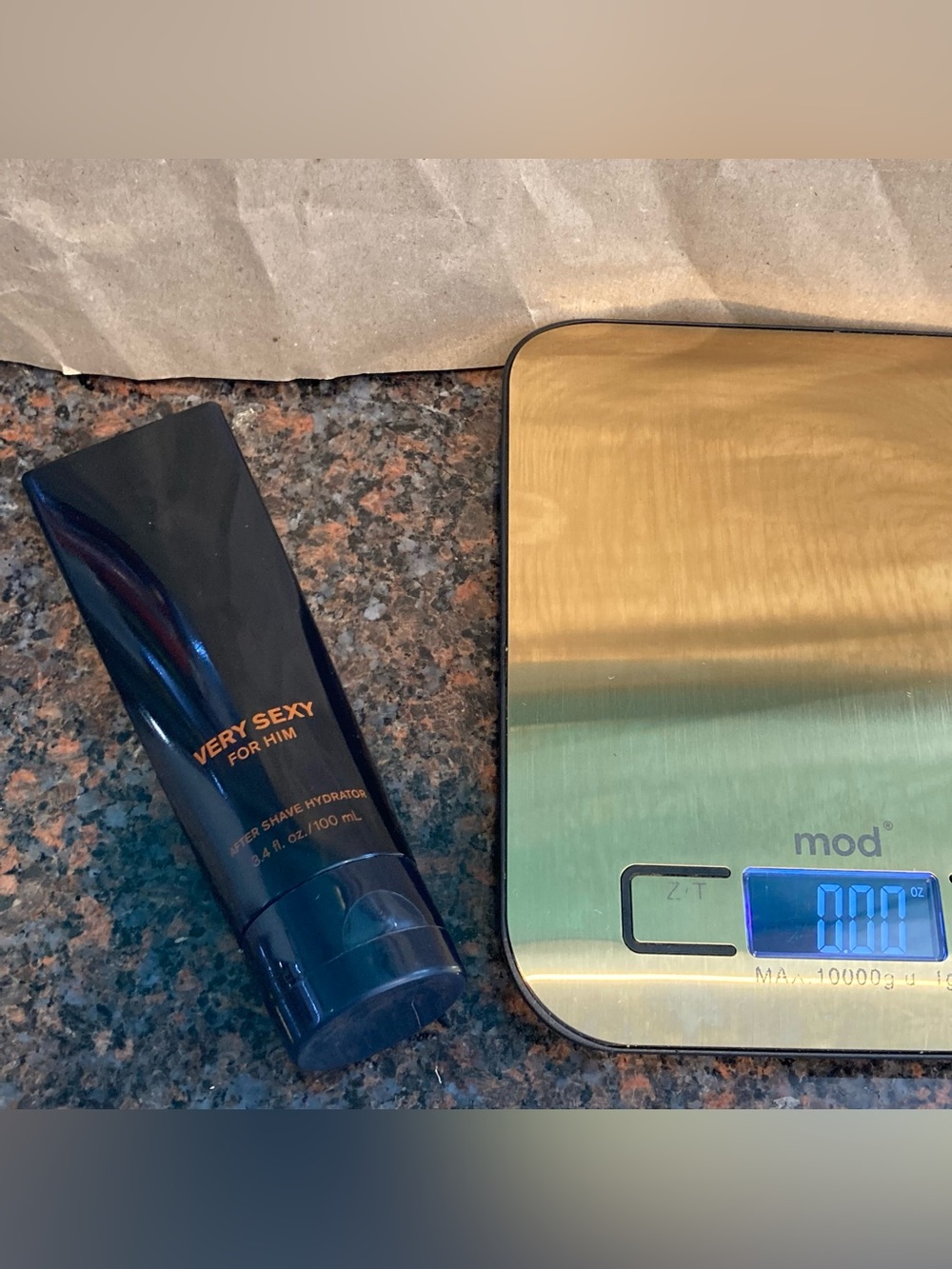 Victoria’s Secret very sexy for him after shave hydrator